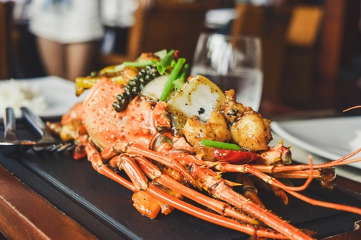 Langouste entière 600-700 grammes , grillée ou au four